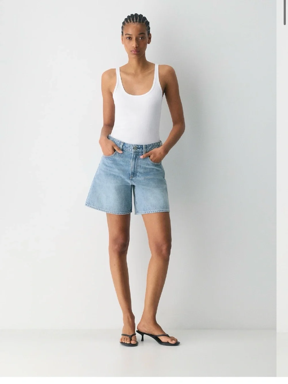 Aritzia Denim Forum 90s Vintage Hi-rise Denim Short sz 27